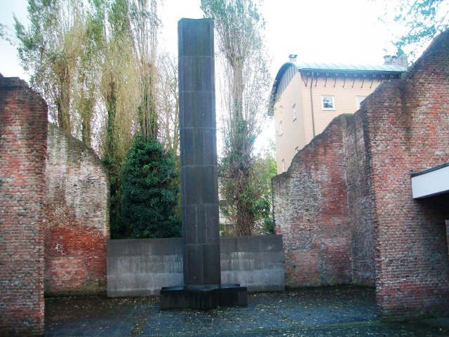 100_9671