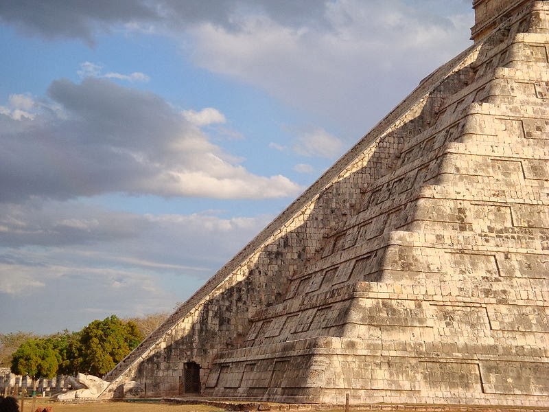 0254e-chichenitzaequinox