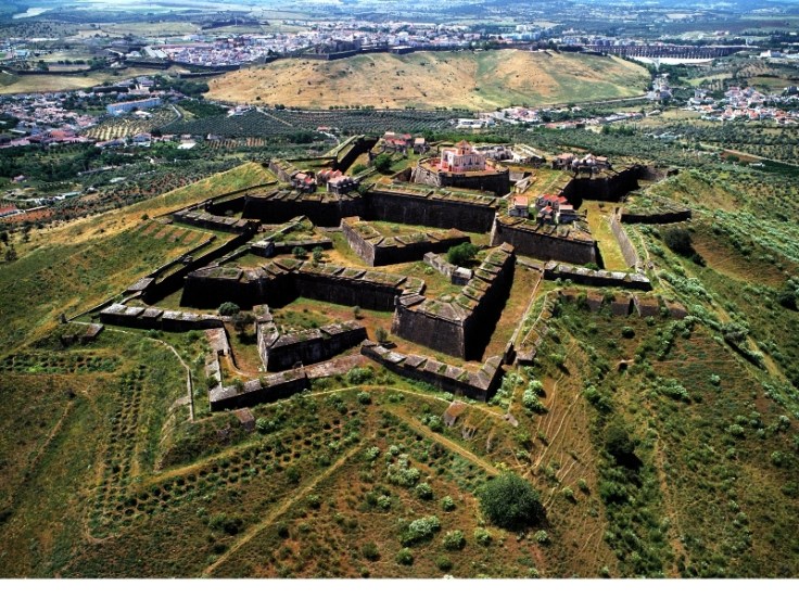 cidade-quartel-fronteiric3a7a-de-elvas-e-suas-fortificac3a7c3b5es.jpg
