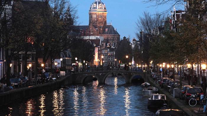 Saint-Nicolaaskerk.jpg