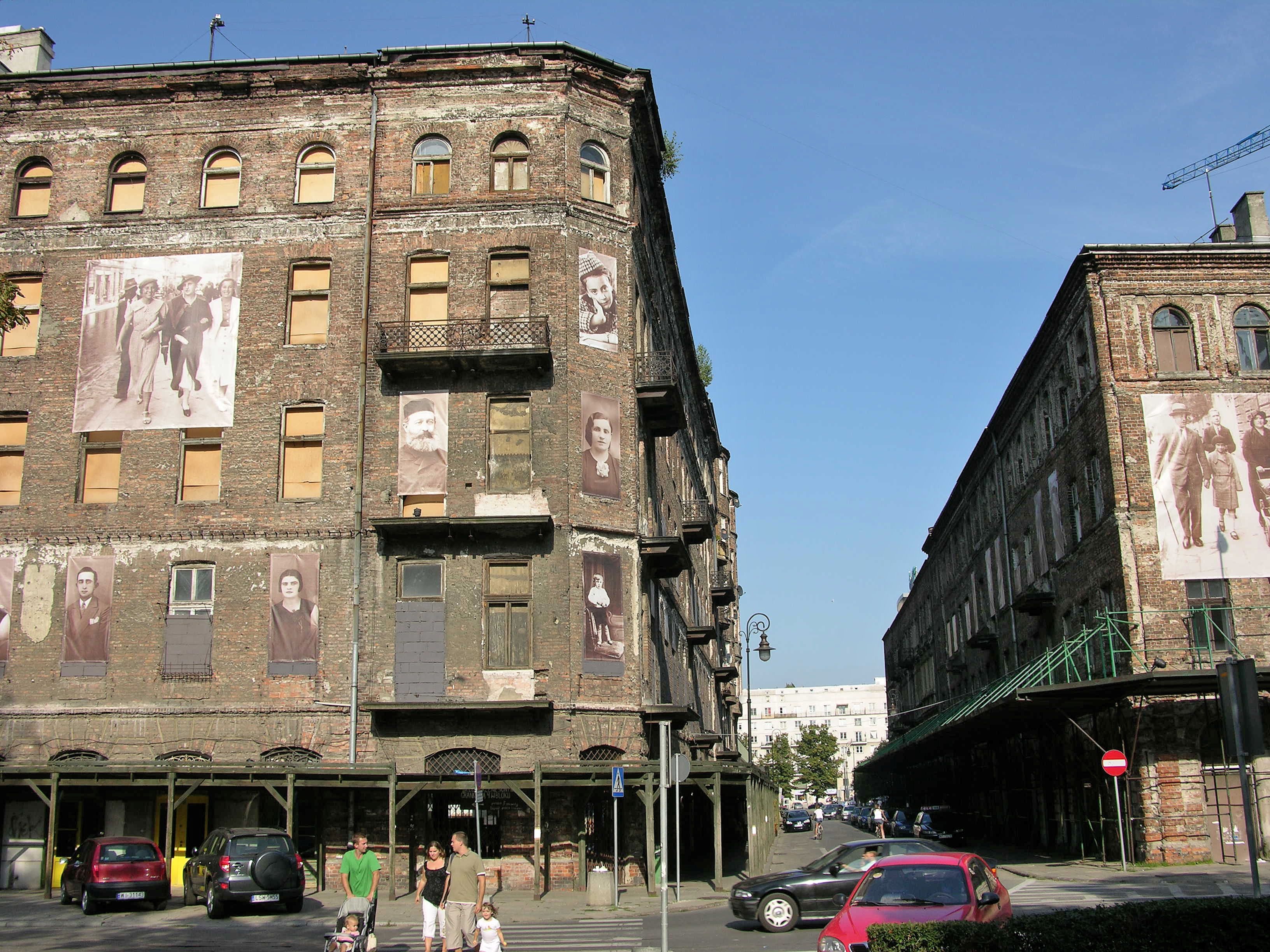 prozna_street_in_warsaw_2008