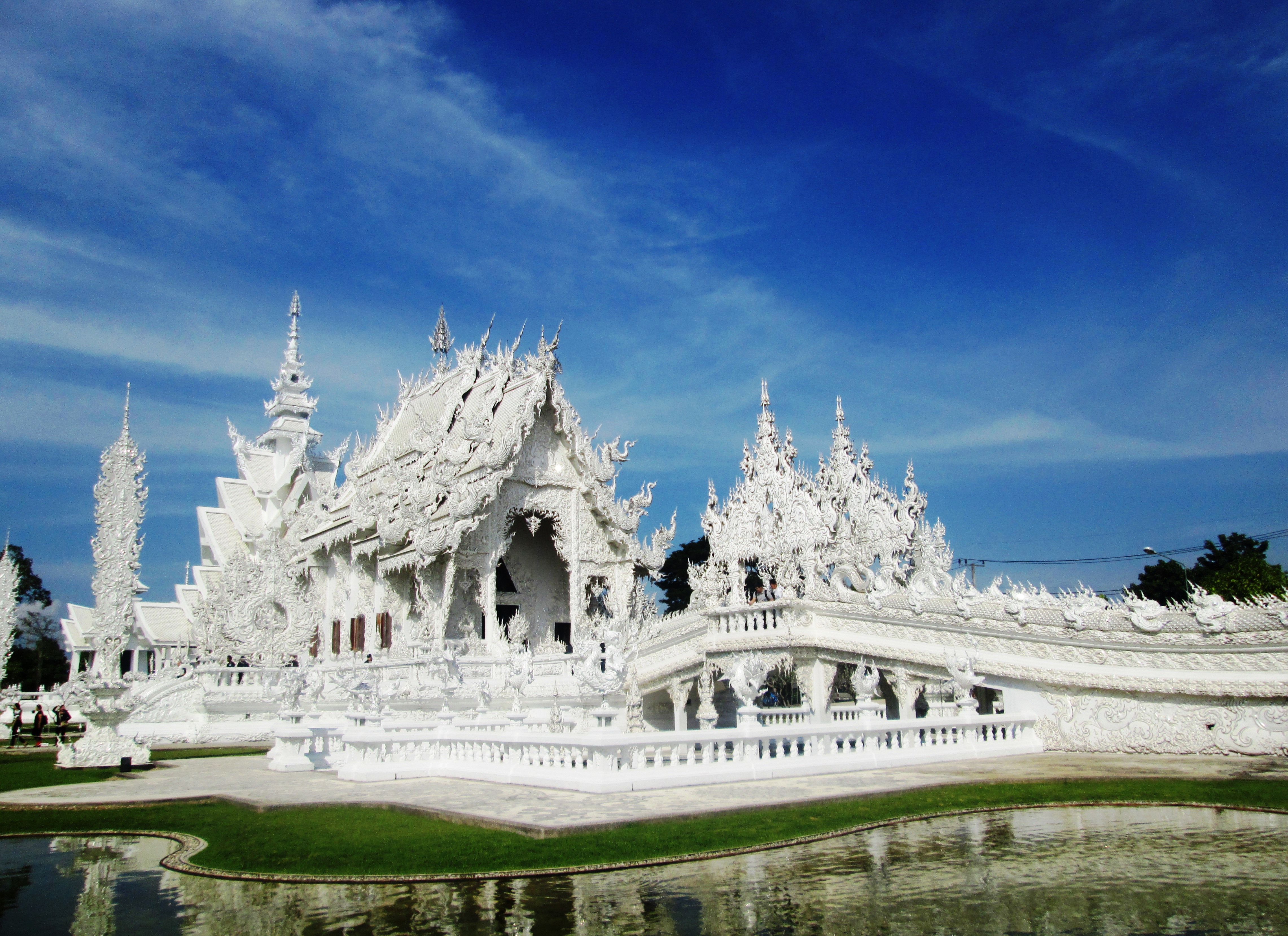 chiang-rai-white-temple