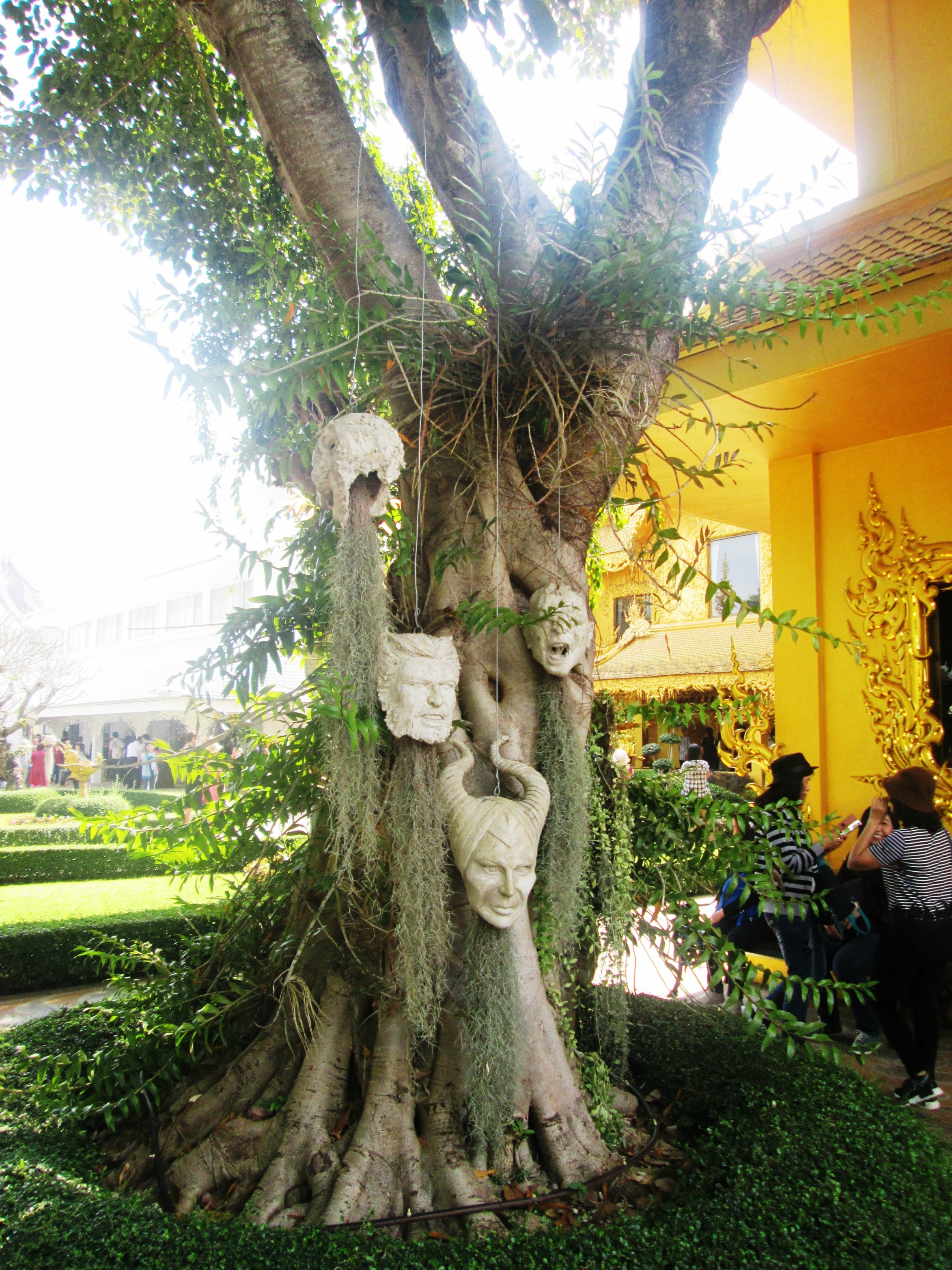 Chiang Rai - White Temple8.jpg