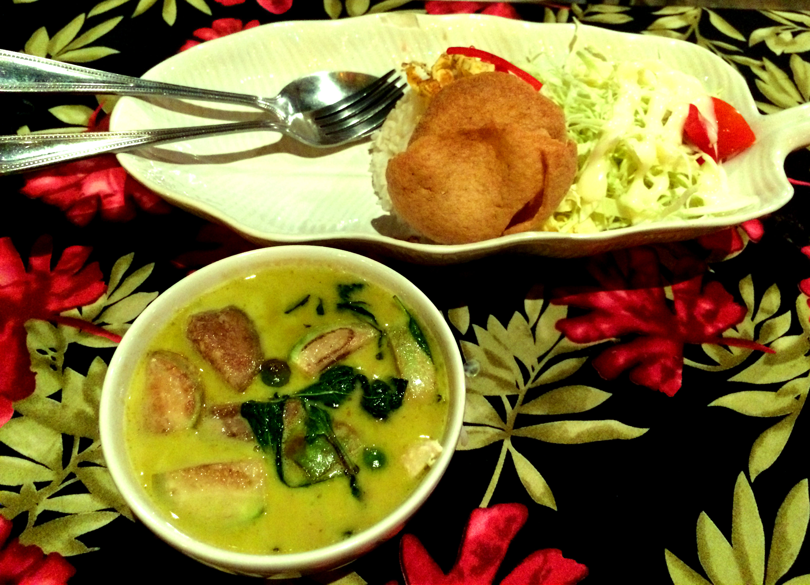 Gaeng Keow Wan Kai (Caril verde de frango).jpg
