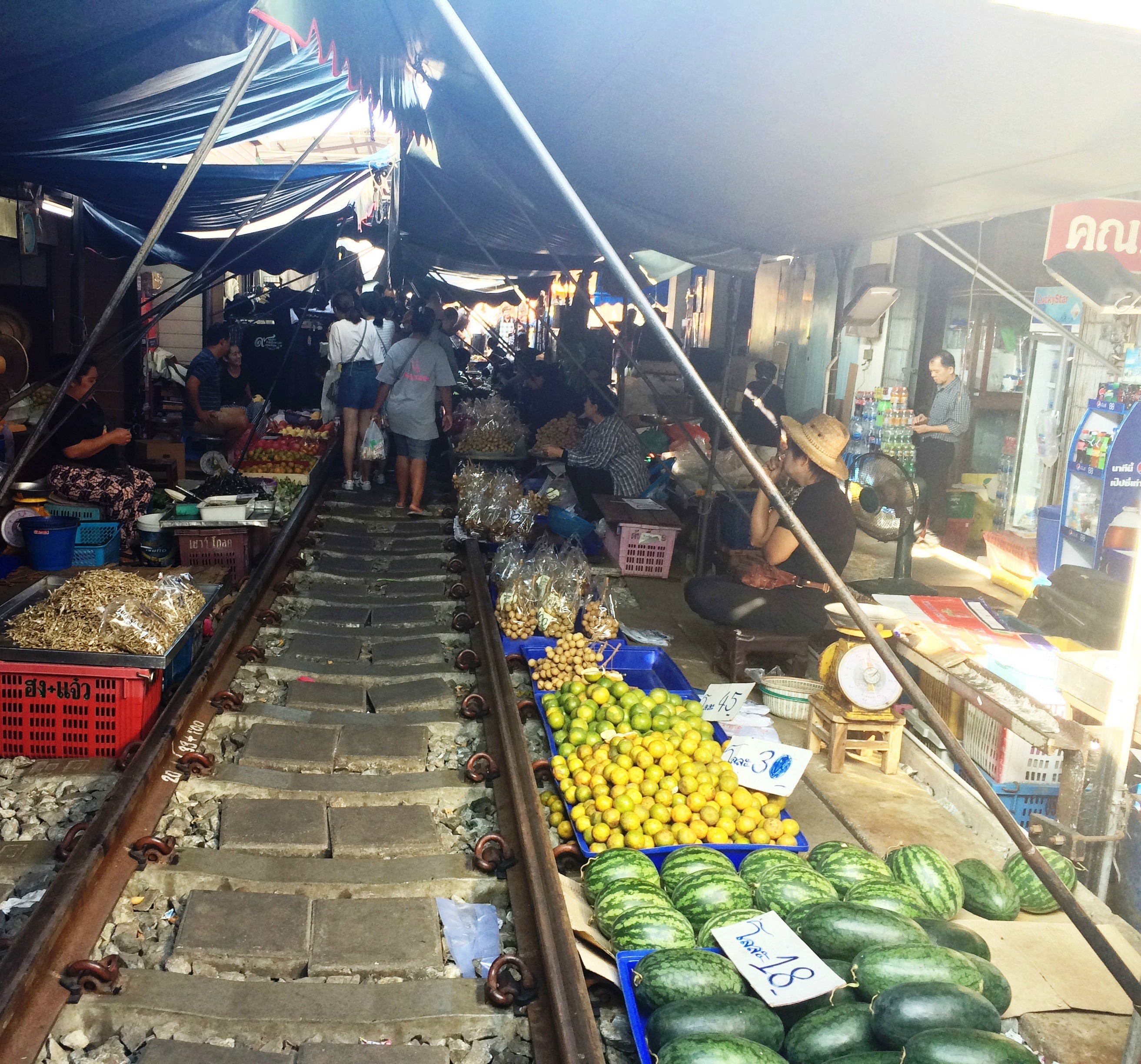 Maeklong Market.jpg