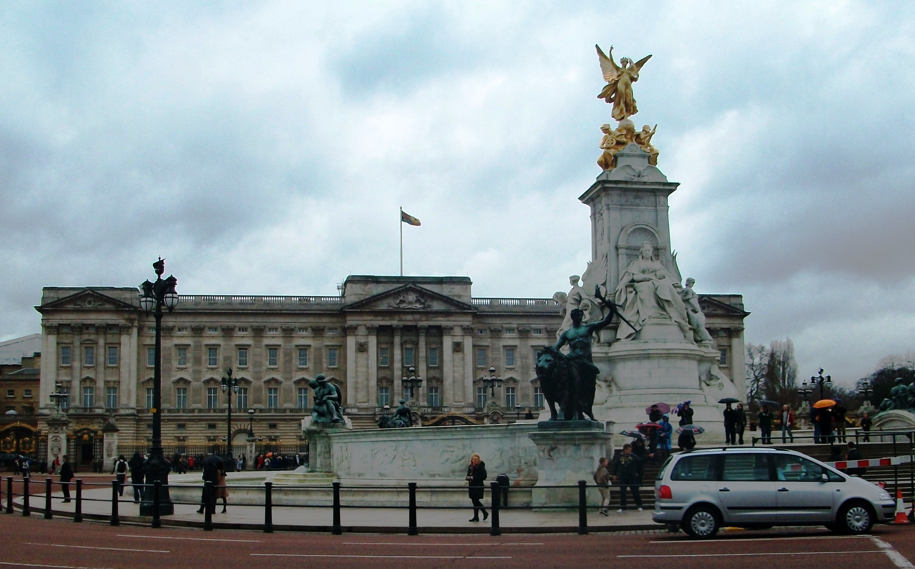 london Buckingham Palace.jpg