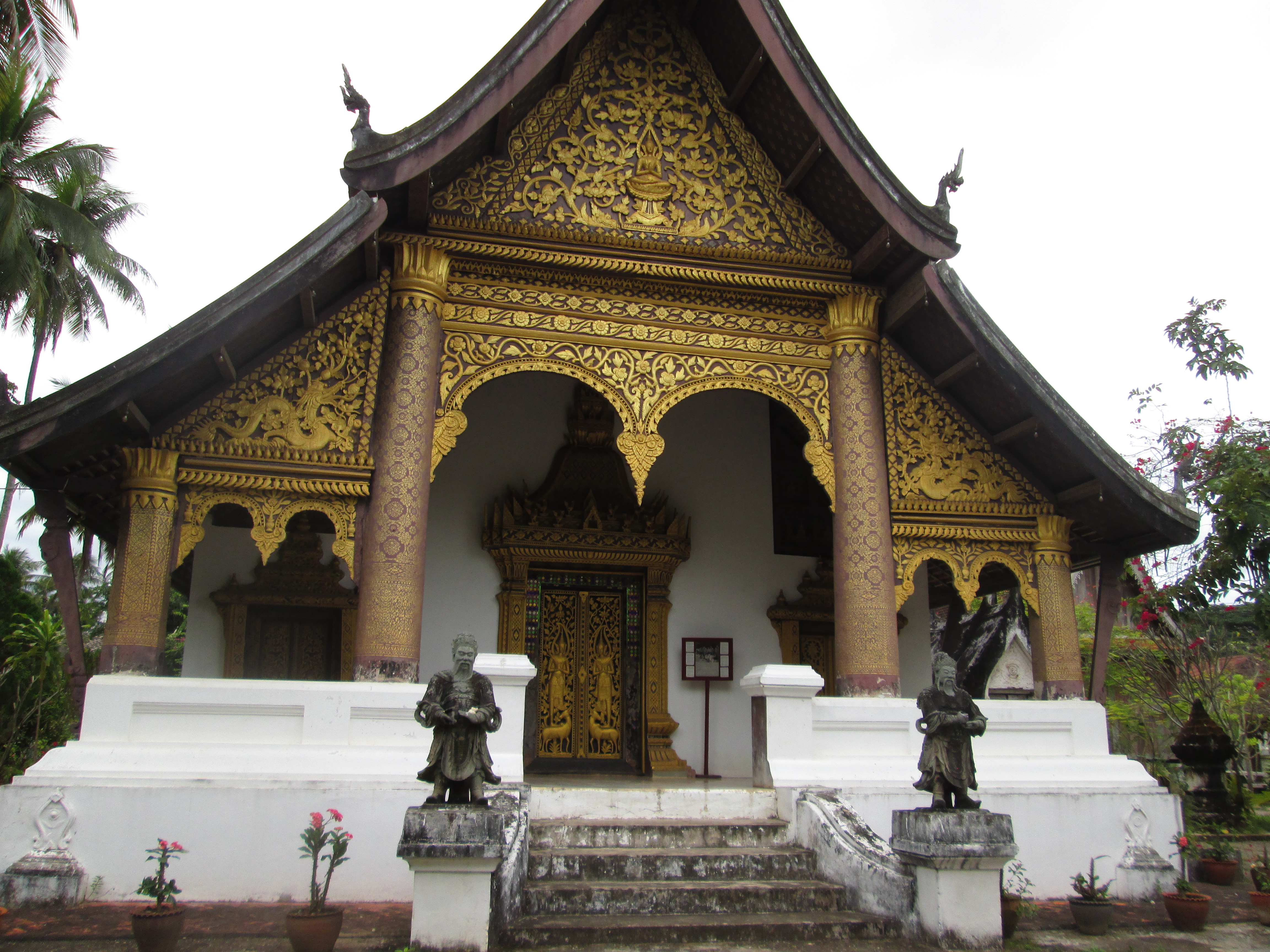 Wat Choum Khong, Luang Prabang.jpg
