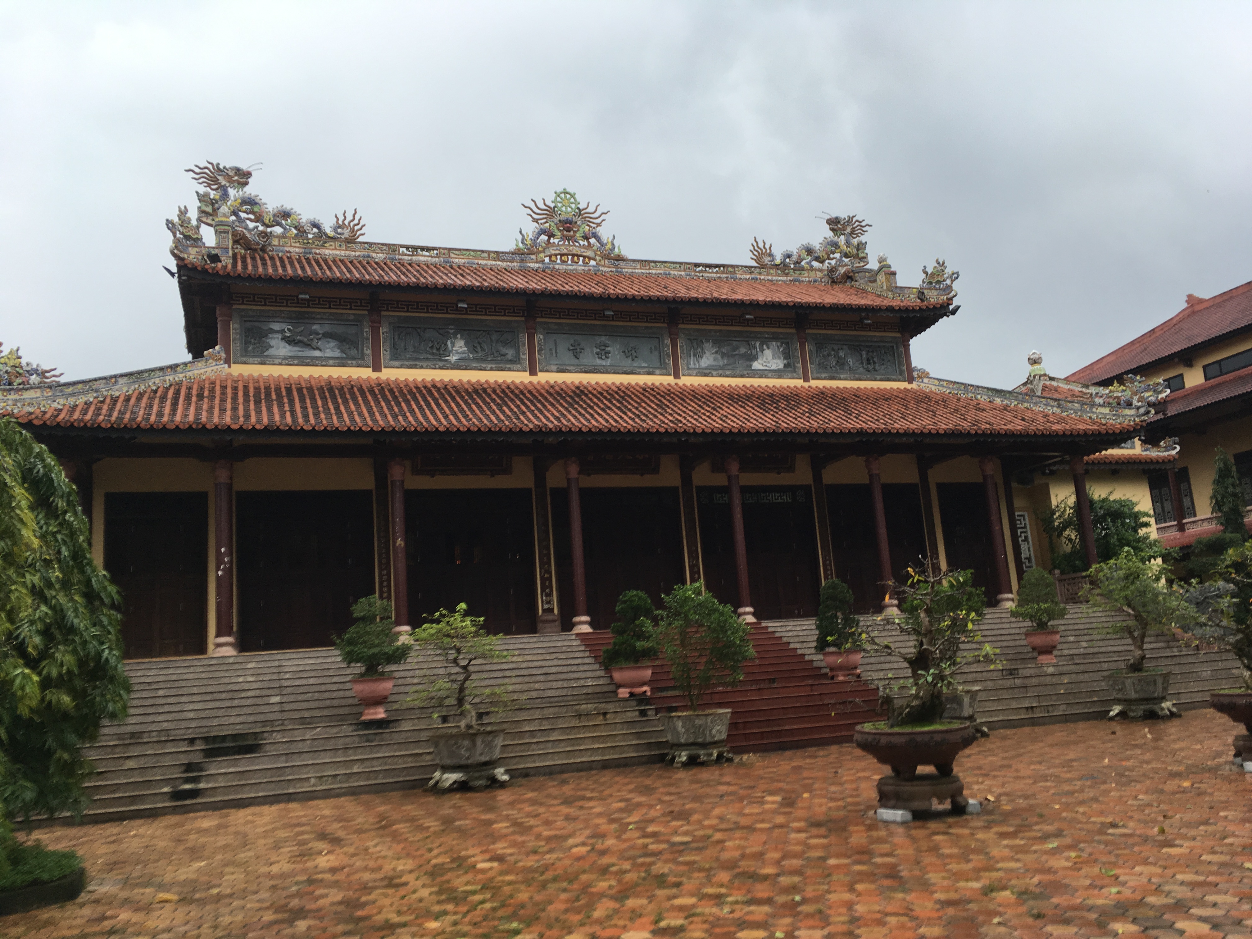 Hue - Tu Dam Pagoda1