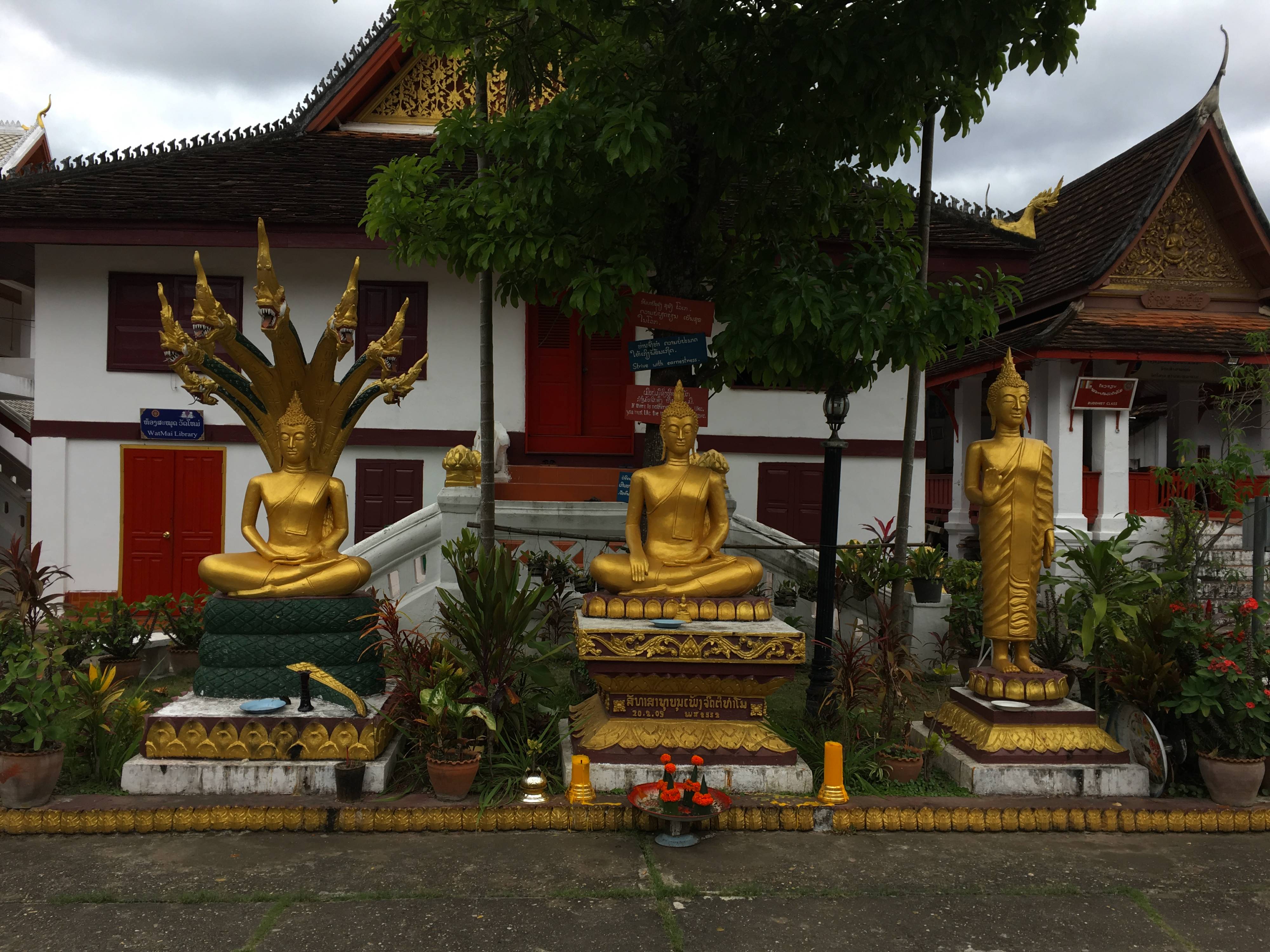 Wat May Souvanhnaphoumaham-Luang Prabang
