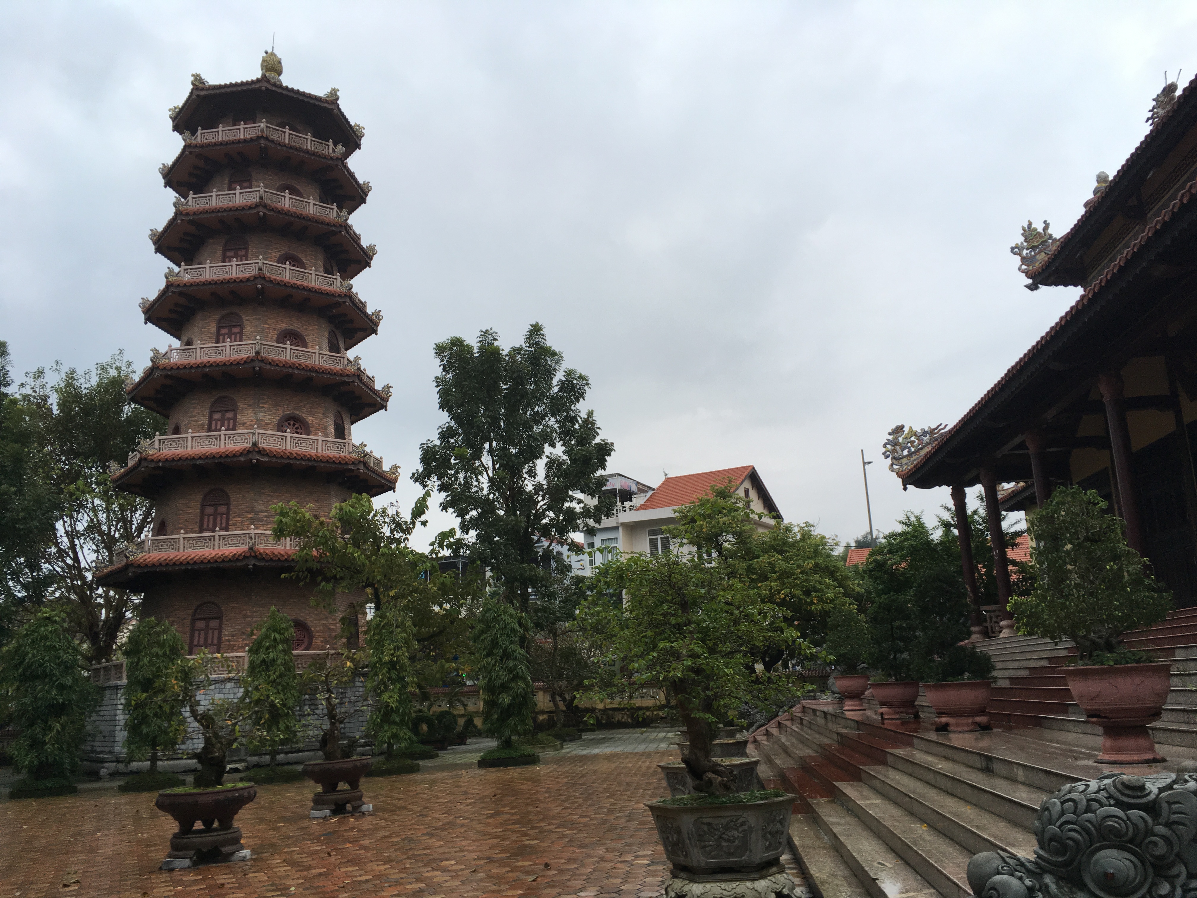 Hue - Tu Dam Pagoda