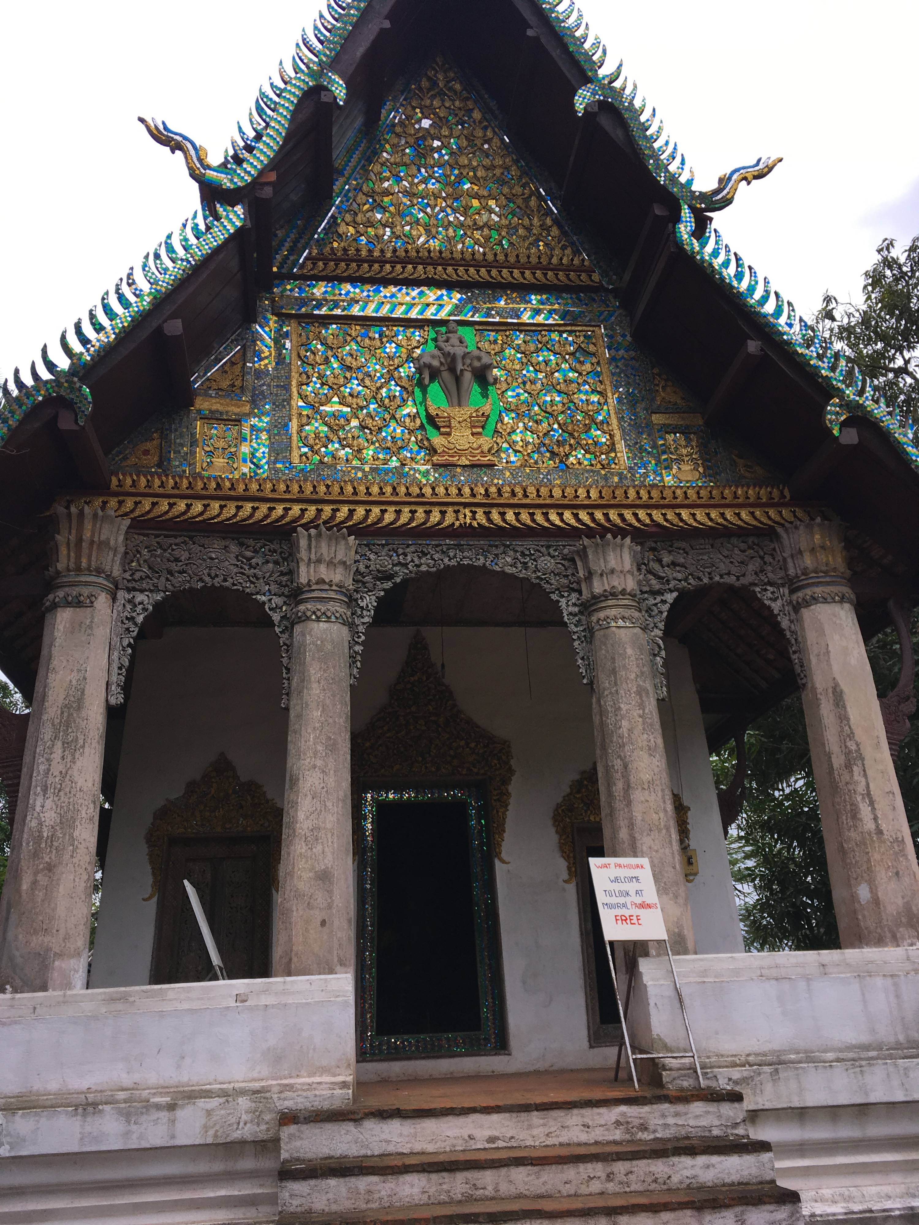 Wat Pa Huak - Monte Phousi - Luang PrabangExt