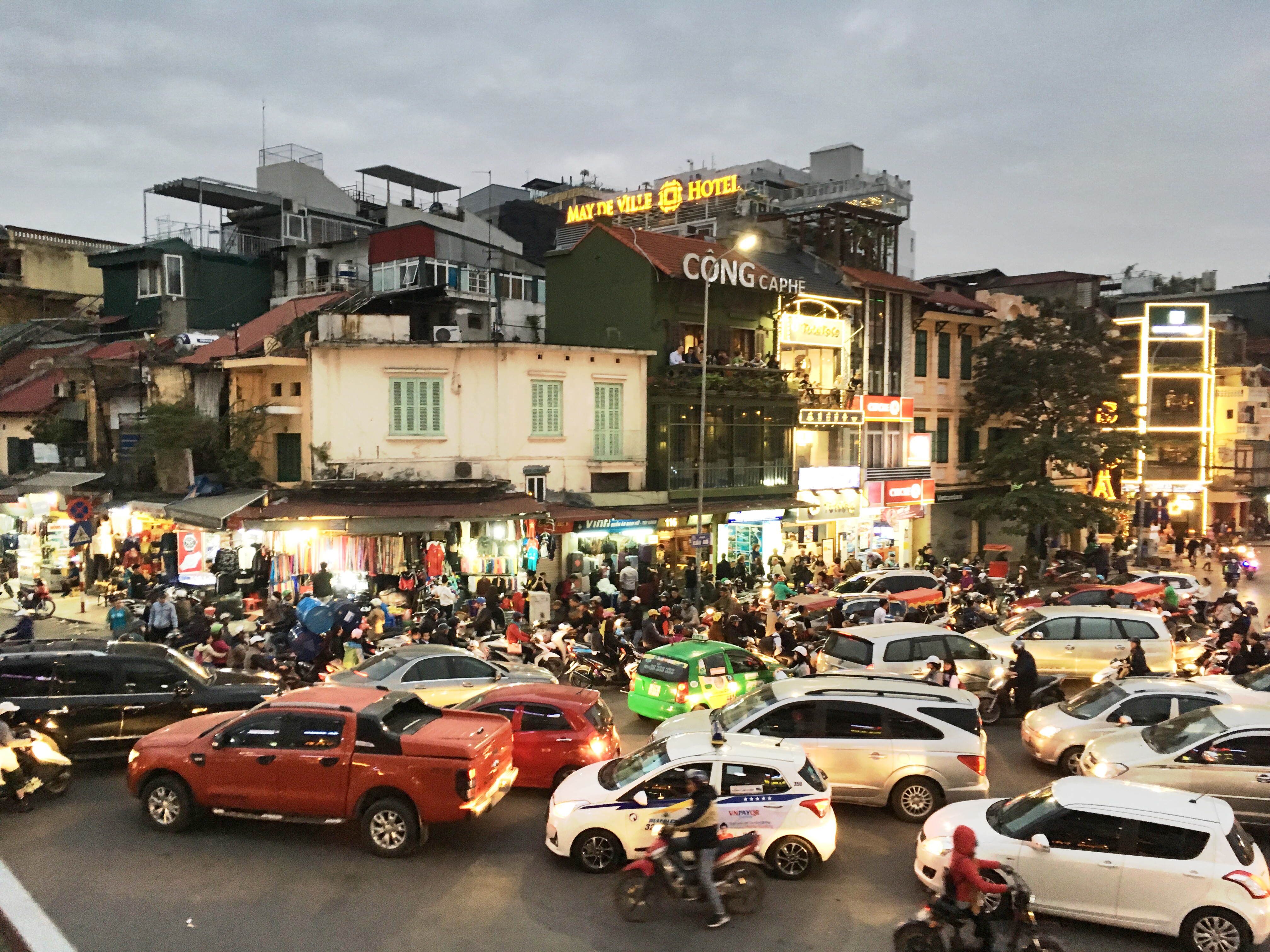Vietname traffic.jpg