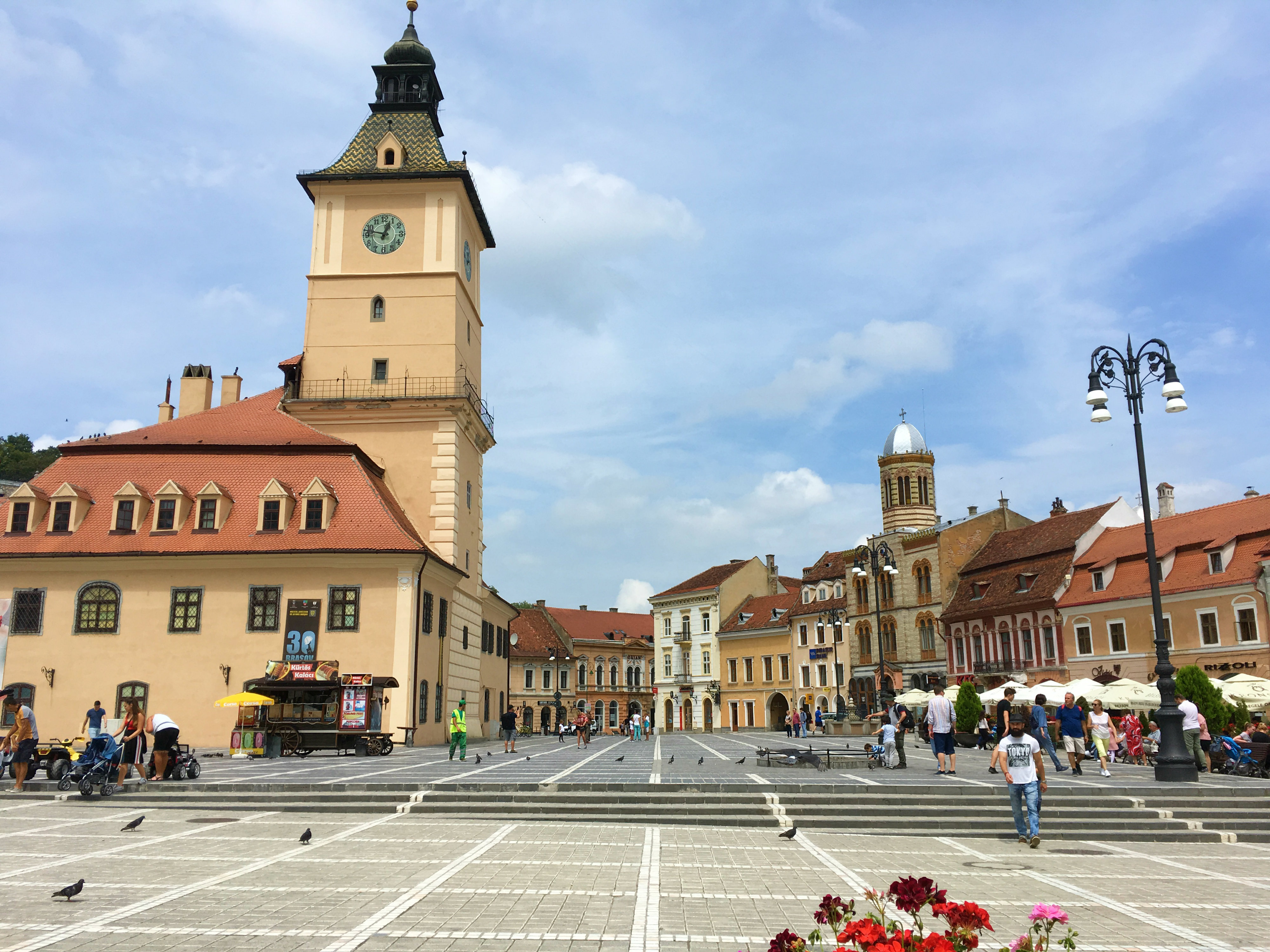 Brasov - Praça Central1.jpg