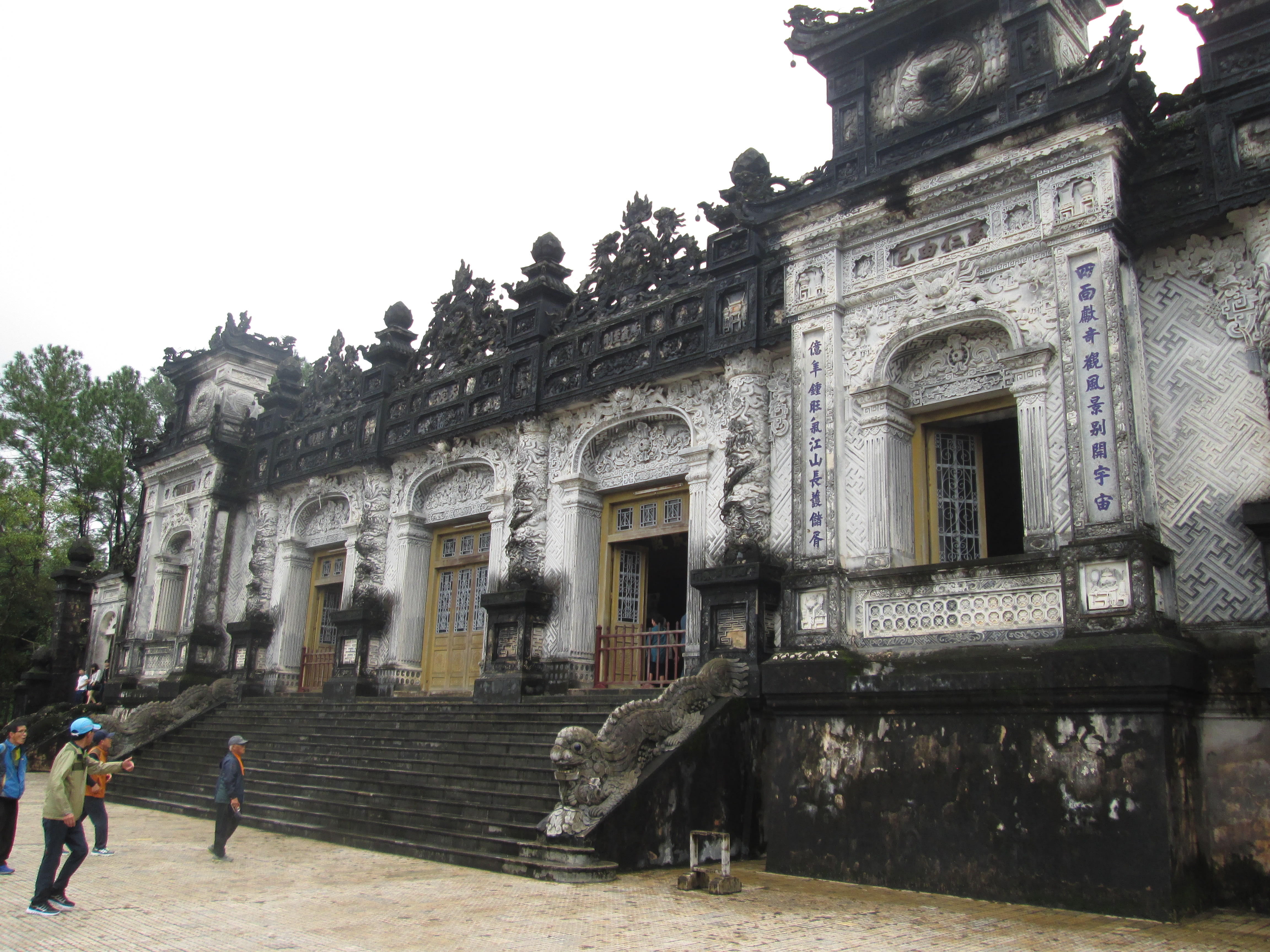 Hue - Khai Dinh Tomb1